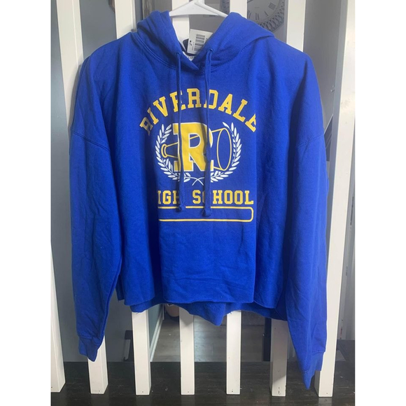 NWT | Spencer’s | Riverdale cropped logo sweatshirt | size m | MSRP $39 - Picture 1 of 1